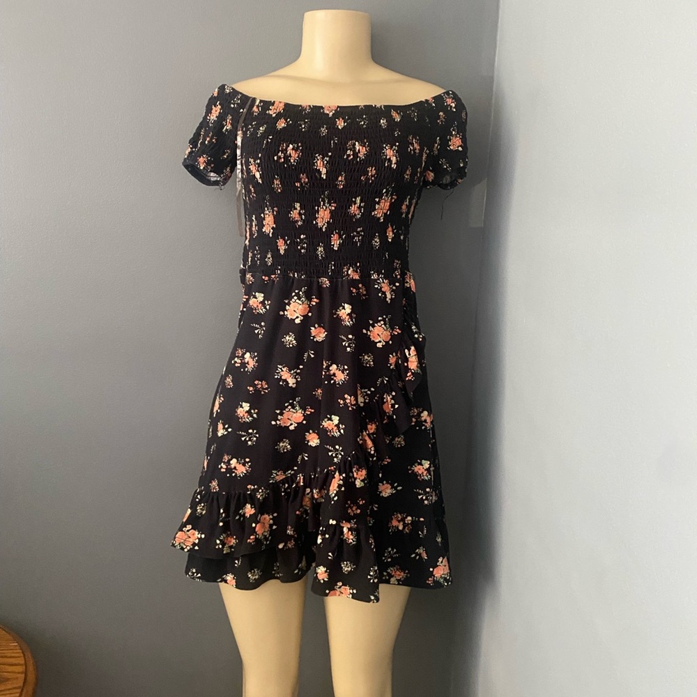 Floral cold shoulders dress size large